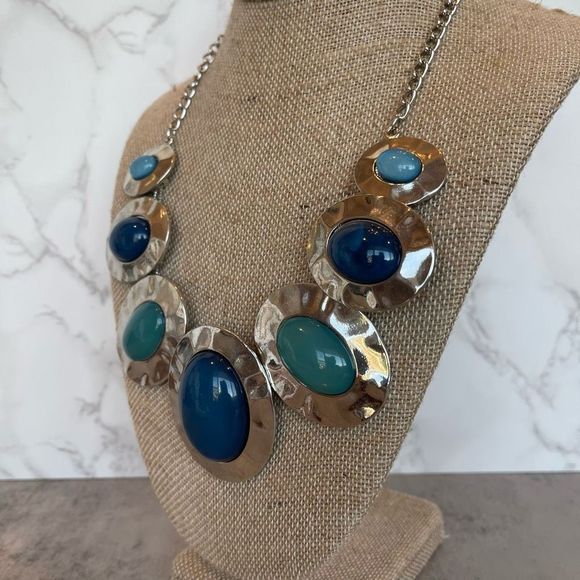 Bold Statement Necklace Shades of Blue Cabochons - Picture 3 of 4